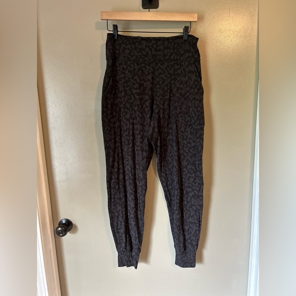 Lululemon align cheetah print joggers size 8 - Picture 1 of 4